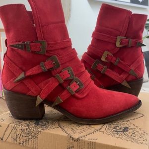 NWB highly sought after booties size 9